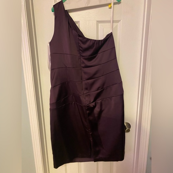 David’s Bridal Stretch Satin One Shoulder Dress Size 18 - Picture 2 of 4